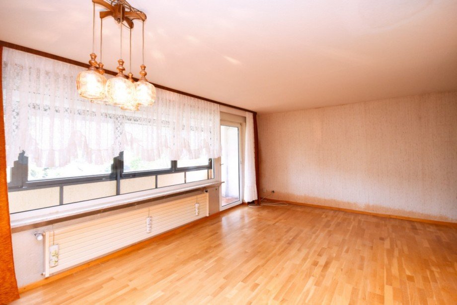 Lichtdurchflutetes Wohnzimmer... Einfamilienhaus Weilrod