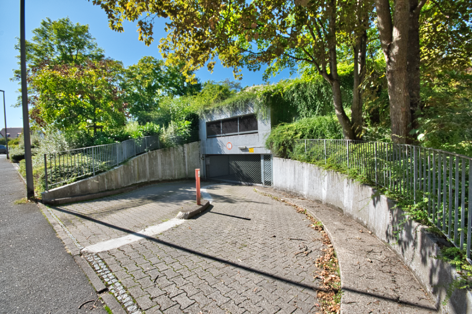 Tiefgarageneinfahrt Etagenwohnung Wiesbaden