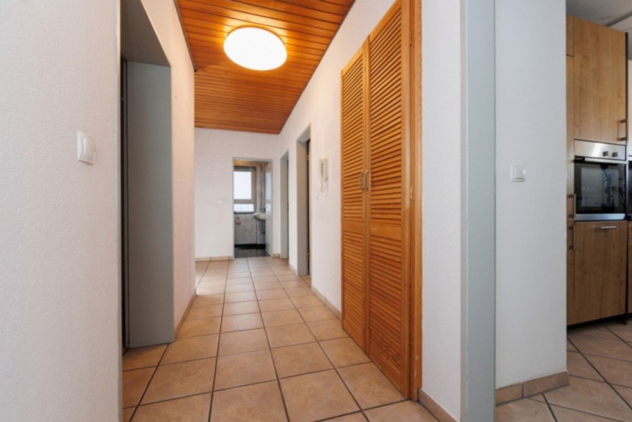 Helle Diele mit praktischer Abstellkammer Etagenwohnung Taunusstein / Bleidenstadt