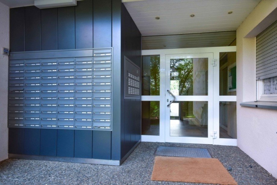 Modernisierter Eingangsbereich Etagenwohnung Taunusstein / Hahn