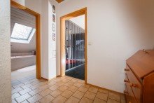 Flur DG Modernisiertes Traumhaus in Feldrandlage
