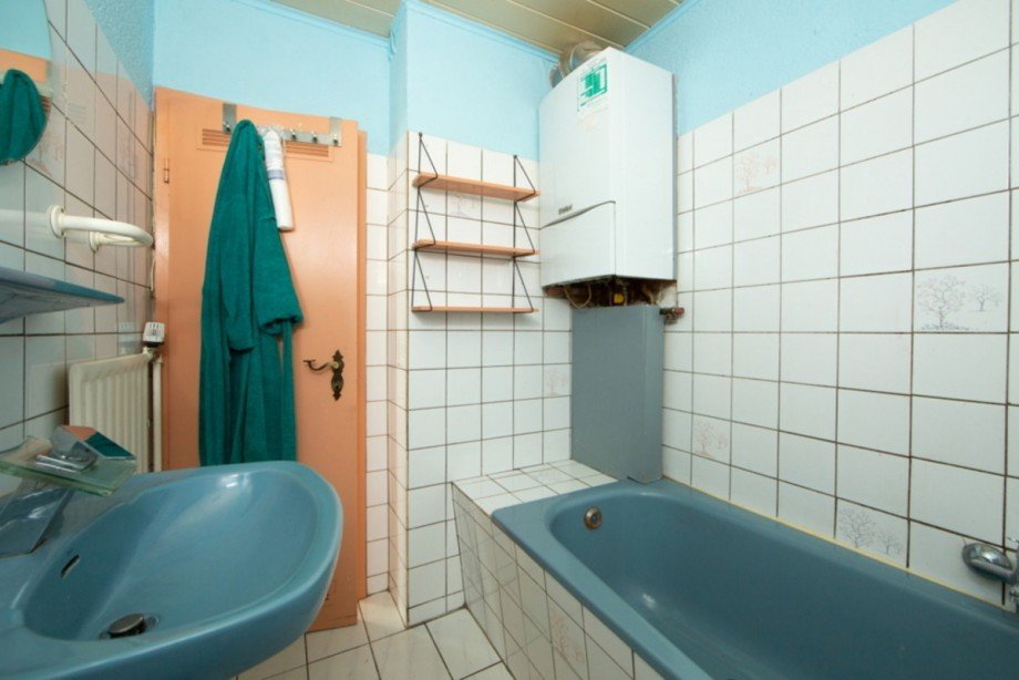 Tageslichtbad mit Wanne Einfamilienhaus Idstein