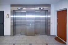 Moderner Aufzug Eine lohnende Investition: Sanierungsbed�rftige Wohnung in sehr gepflegter Wohnanlage