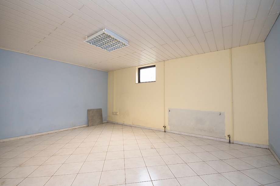 XL Kellerraum mit Strom, Licht, Heizungsanschluss und hohen Decken Etagenwohnung Niedernhausen