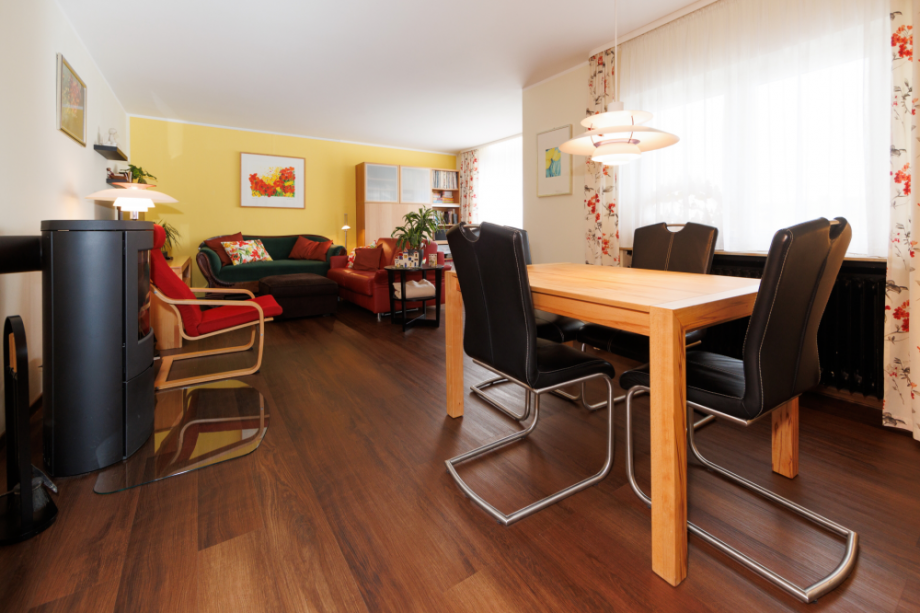 Wohnzimmer mit Schwedenofen... Doppelhaush�lfte Taunusstein