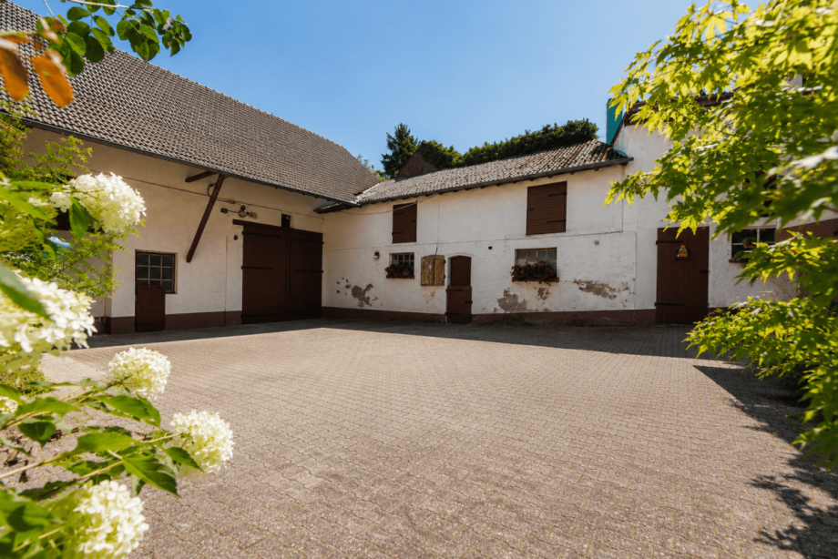 Gro�er Innenhof Einfamilienhaus Hohenstein