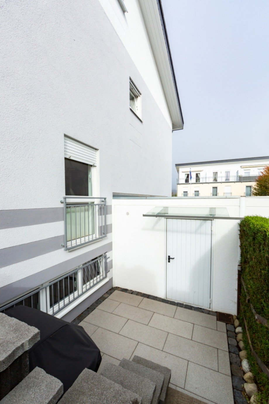 Grillterrasse mit Garagenzugang Reiheneckhaus Heidenrod