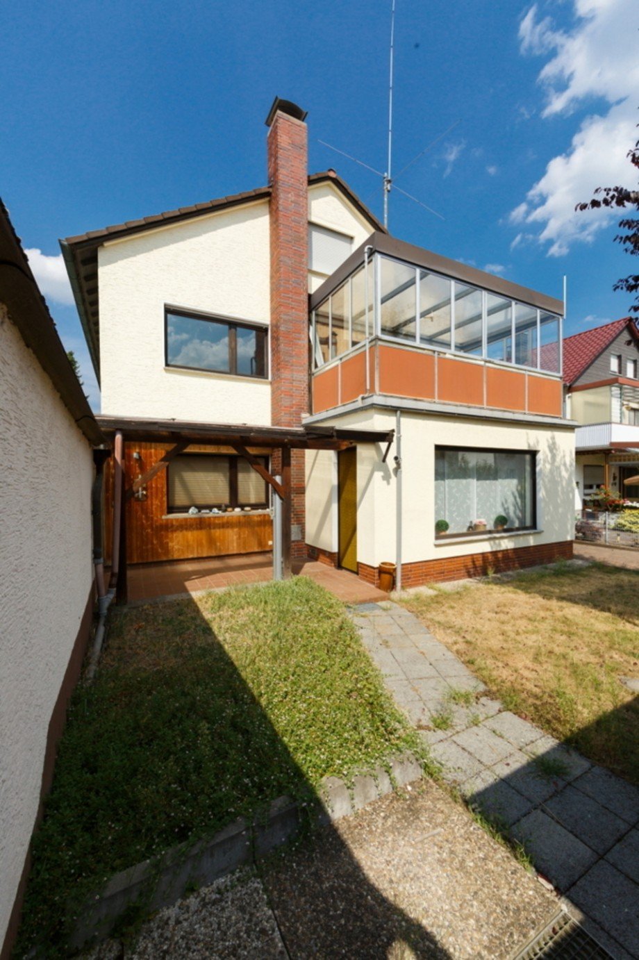 Blick auf Terrasse, Kaminzimmer und Wintergarten Mehrfamilienhaus M�rfelden-Walldorf