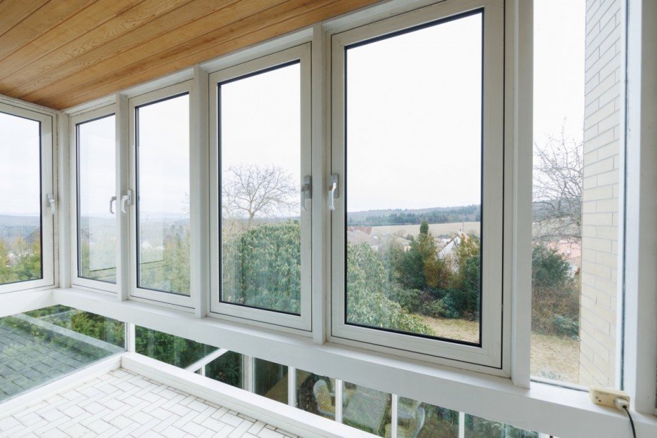...mit eigenem Balkon/Wintergarten Einfamilienhaus H�nstetten