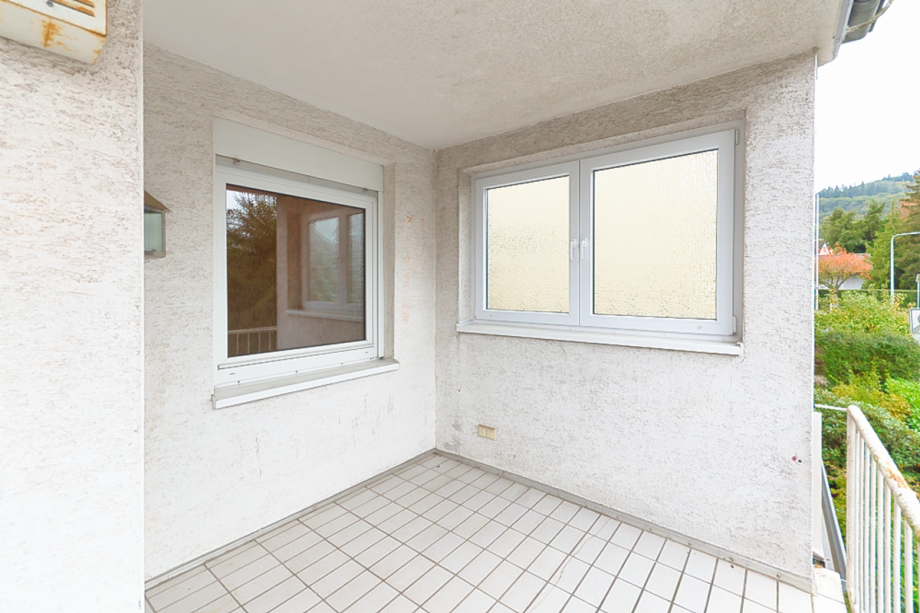Fassade und Gel�nder werden demn�chst modernisiert Wohnung Kelkheim