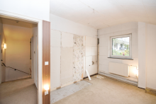 Kinderzimmer OG Solides Haus mit gro�em Wohnbereich, XL-Balkon und Garten