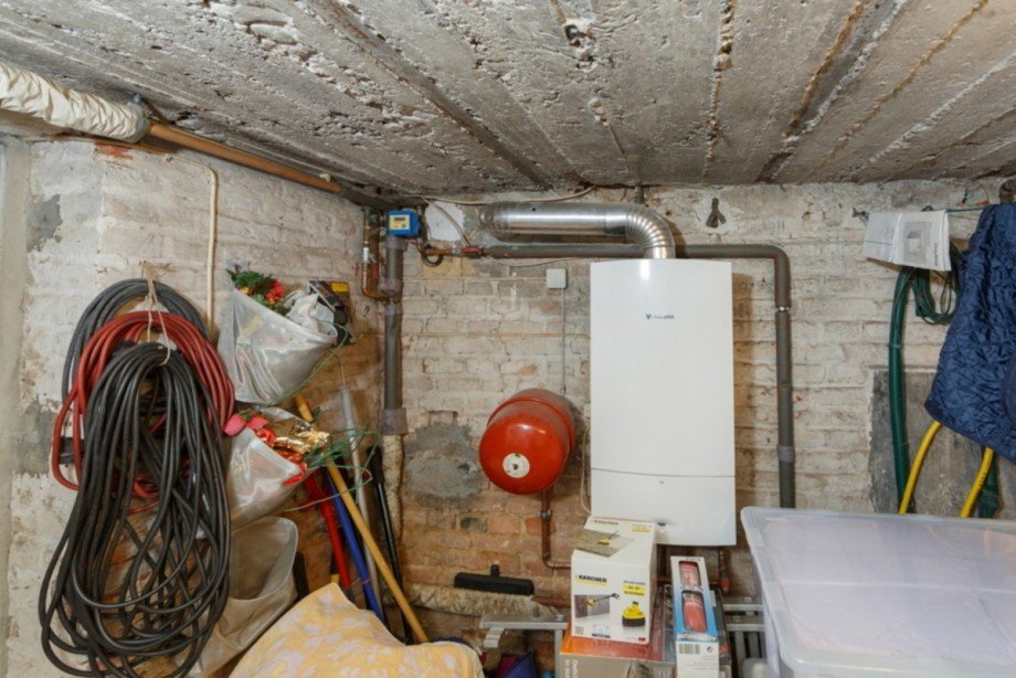 Moderne Gasheizung im Waschkeller Einfamilienhaus Wiesbaden