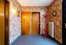 Eingangsbereich mit Garderobe und Bad NICHT EINFAMILIENHAUS - MEINFAMILIENHAUS!