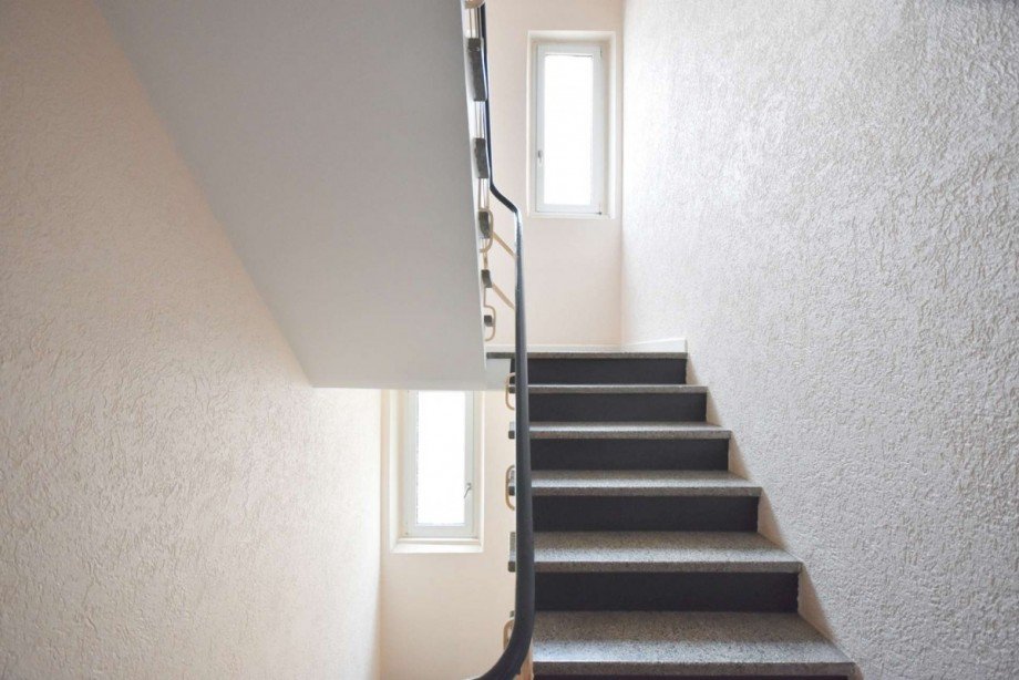 Gepflegtes Treppenhaus Etagenwohnung Wiesbaden
