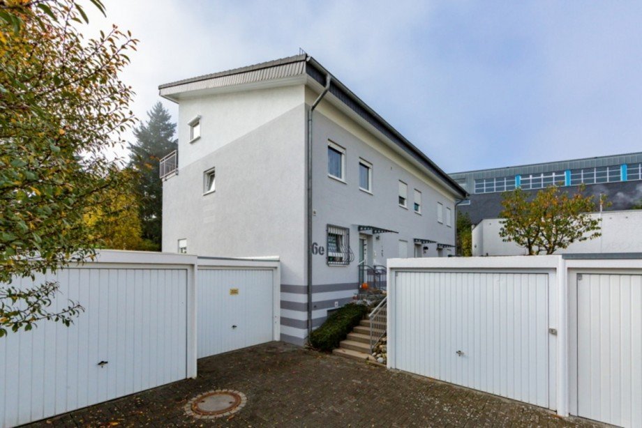 Garageneinfahrt Reiheneckhaus Heidenrod