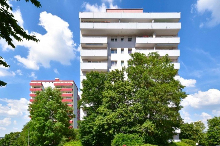 Au�enansicht Taunusstein / Hahn Etagenwohnung Taunusstein Hahn: Helle, ruhige Wohnung mit S�dbalkon in Waldrandlage