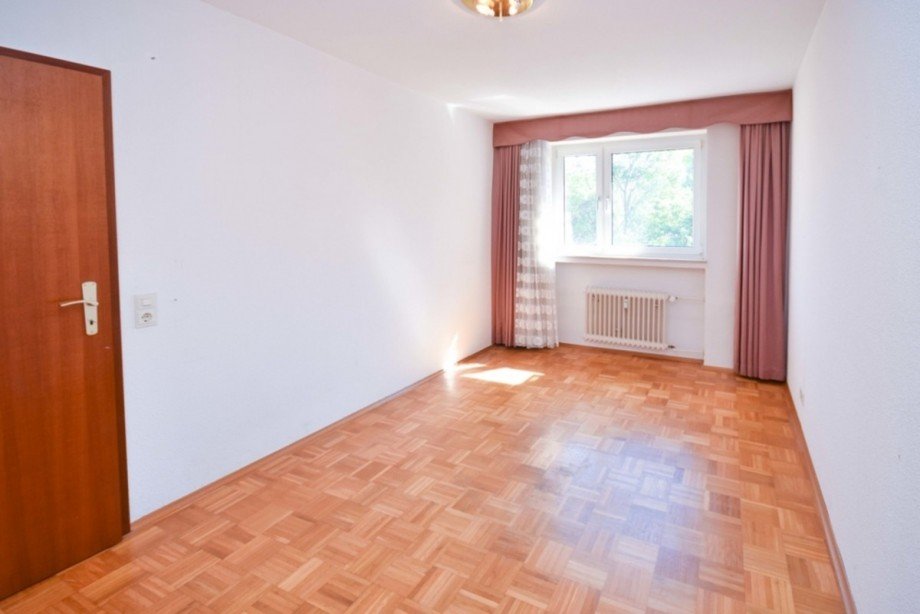 Schlafzimmer Etagenwohnung Taunusstein / Hahn