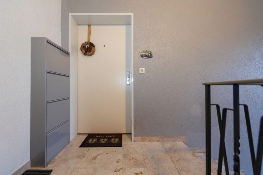 Gepflegtes Treppenhaus... Etagenwohnung Taunusstein / Bleidenstadt
