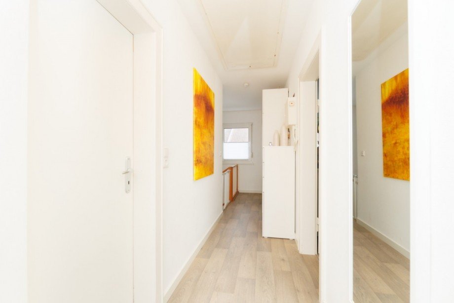 Heller Flur DG Einfamilienhaus Neu-Isenburg