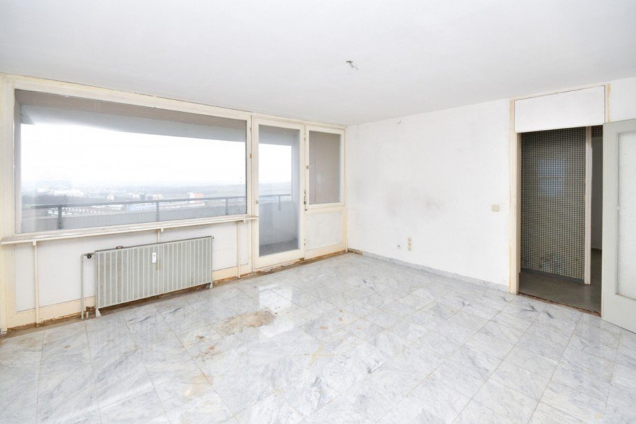 Gro�es, helles Wohnzimmer Etagenwohnung Mainz