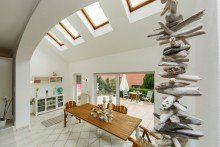 Wintergarten�hnlicher Essbereich Familiengl�ck mit exklusiver Ausstattung und Traumblick