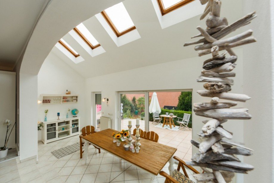 Wintergarten�hnlicher Essbereich Einfamilienhaus Nast�tten-Hunzel