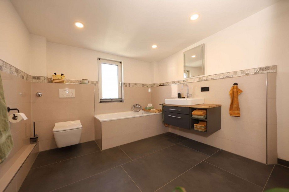 Gro�es, modernes Bad... Einfamilienhaus Hohenstein