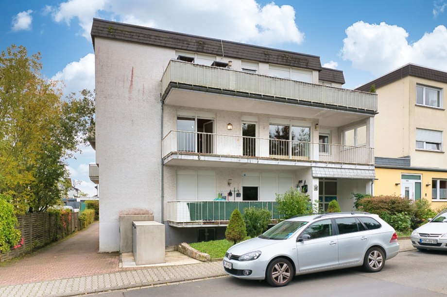 Die Fassade wird demn�chst erneuert - Au�enansicht Wohnung Kelkheim
