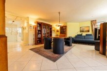 ...hell und lichtdurchflutet... Zwischen Neroberg und City: Ihr neues Zuhause in Bestlage