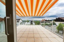 Dachterrasse mit Traumblick �ber Rheingau und Taunus Einziehen und wohlf�hlen - hochwertig saniertes Zweifamilienhaus in Georgenborn