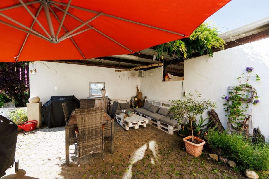 �berdachte Terrasse... Doppelhaush�lfte Taunusstein