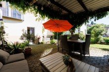 ...ideal bei hei�en Tagen Wohnen mit Herz: Modernisiertes Familienidyll mit Obstgarten und Platz f�r mehrere Generationen