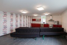 Wohnzimmer mit offener K�che - EG Wohnung Einziehen und wohlf�hlen - hochwertig saniertes Zweifamilienhaus in Georgenborn