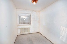 Zweites Kinderzimmer oder B�ro? Anpacker aufgepasst: Sanierungsbed�rftiges Reihenhaus in guter Lage