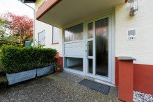 Gepflegter Eingangsbereich Erstbezug nach Sanierung: Wohnung mit Traumblick am Sonnenhang - Keine K�uferprovision