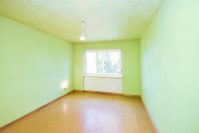 Schlafzimmer Attraktiver Preis und niedriges Hausgeld: Renovierungsbed�rftige Wohnung f�r Anpacker!