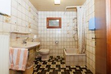 Bad Souterrain Willkommen in Ihrem neuen Bungalow - Ein Zuhause voller Potenzial