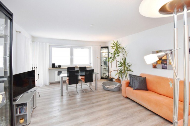 Wohnzimmer Niedernhausen Etagenwohnung Attraktive Wohnung im Herzen von Niedernhausen