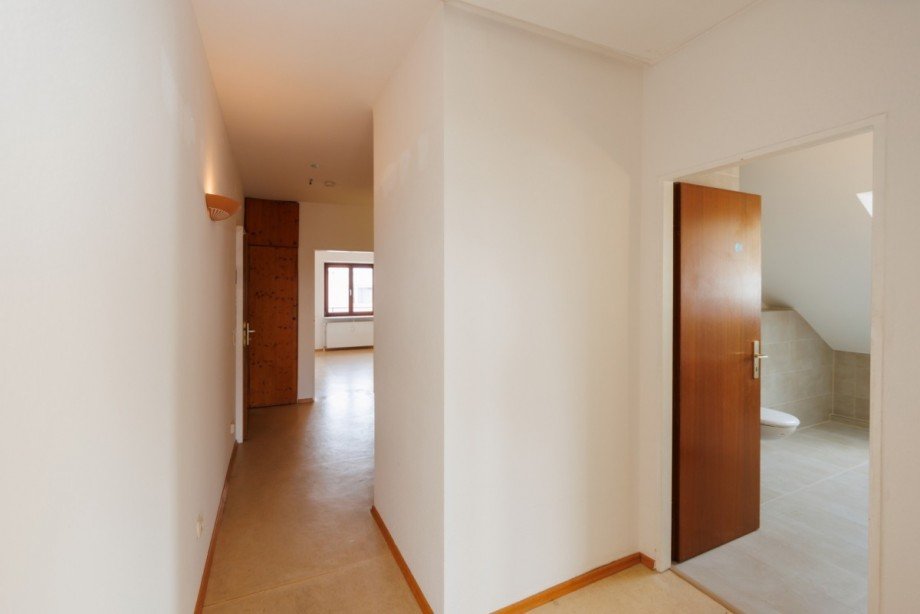Diele Dachgeschosswohnung Taunusstein
