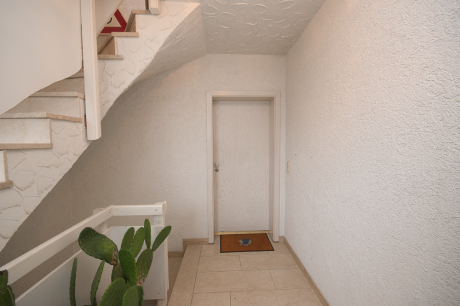Gepflegtes Treppenhaus Etagenwohnung Niedernhausen
