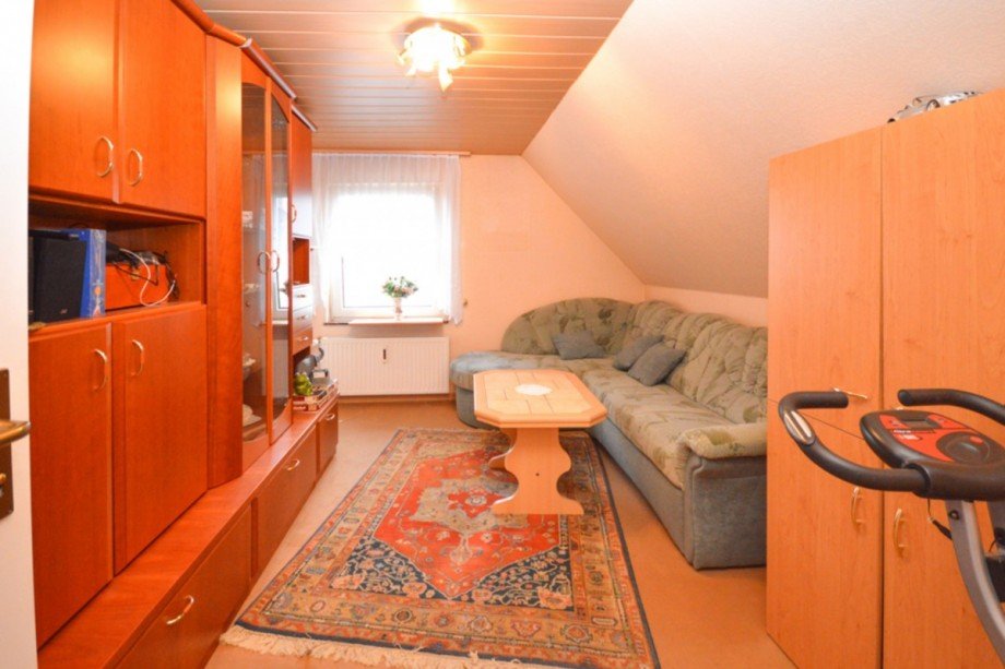 Kinderzimmer OG Mehrfamilienhaus R�sselsheim