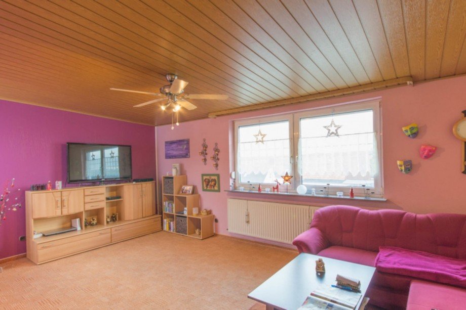Wohnzimmer Wohnung H�nstetten-Wallrabenstein