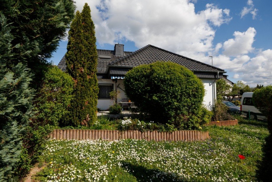 ...kleinen, aber feiner Garten Einfamilienhaus Walluf