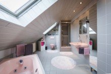Lichtdurchflutetes Bad... Modernisiertes Traumhaus in Feldrandlage