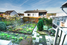Garten Flexibles Mehrgenerationenhaus mit Traumblick und separatem B�ro in Bleidenstadt