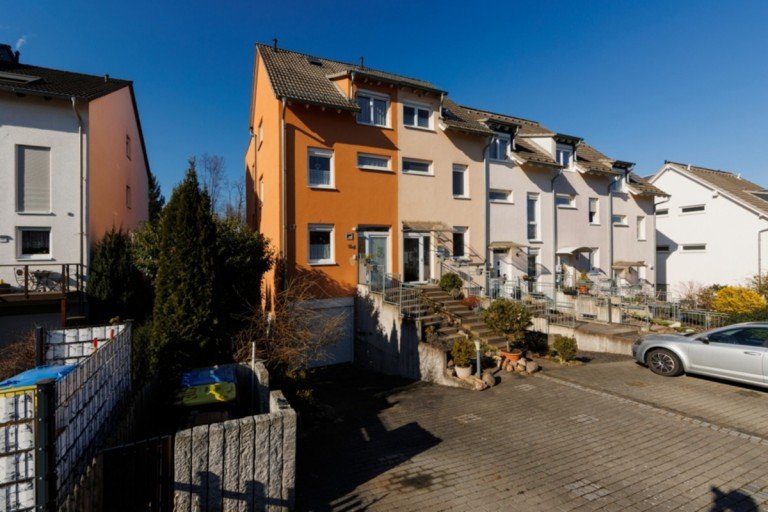 Von der Garage direkt ins Haus Taunusstein / Wehen Reiheneckhaus Ein Haus wie kein anderes: Split-Level-Haus in den Frei�ckern/Wehen