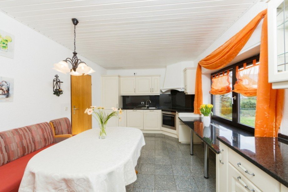 Gro�e K�che DG... Mehrfamilienhaus Taunusstein