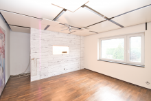Schlafzimmer mit begehbarem Kleiderschrank Modernisierte Wohnung mit Luxus-Bad, XL-K�che und Fernblick