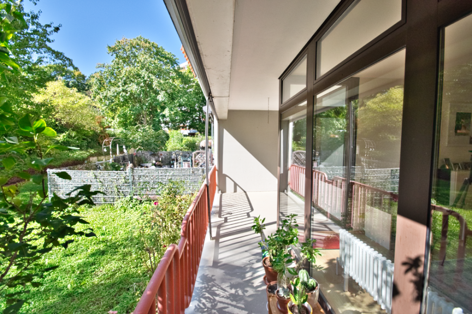 Gro�e Loggia mit Option auf Garten (siehe Nachbar) Etagenwohnung Wiesbaden