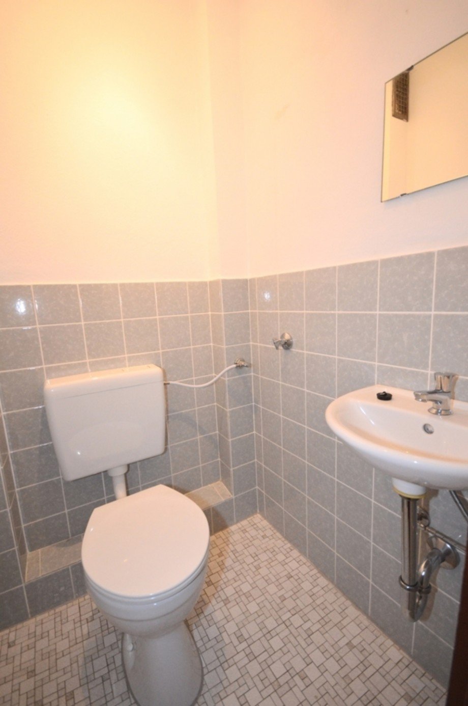 G�ste WC Etagenwohnung Wiesbaden